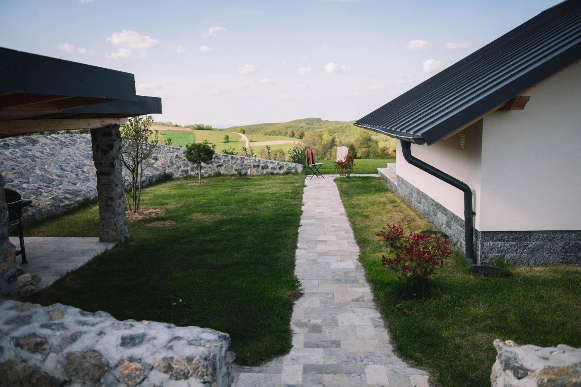 Casa Moderna In Sinteu - Intersectia Intre Modern Si Linistea Naturii Huta Voivozi Екстериор снимка